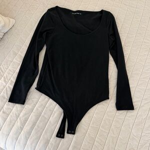 A&F Long-Sleeve Cotton-Blend Seamless Fabric Scoopneck Bodysuit large